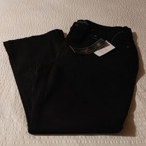 DG2 Women's Black Jeans 16WP NWT
